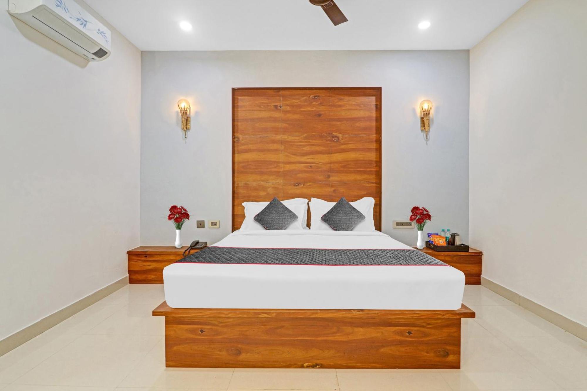 Hotel Super Townhouse Rcc Pride Hyderabad Exterior foto