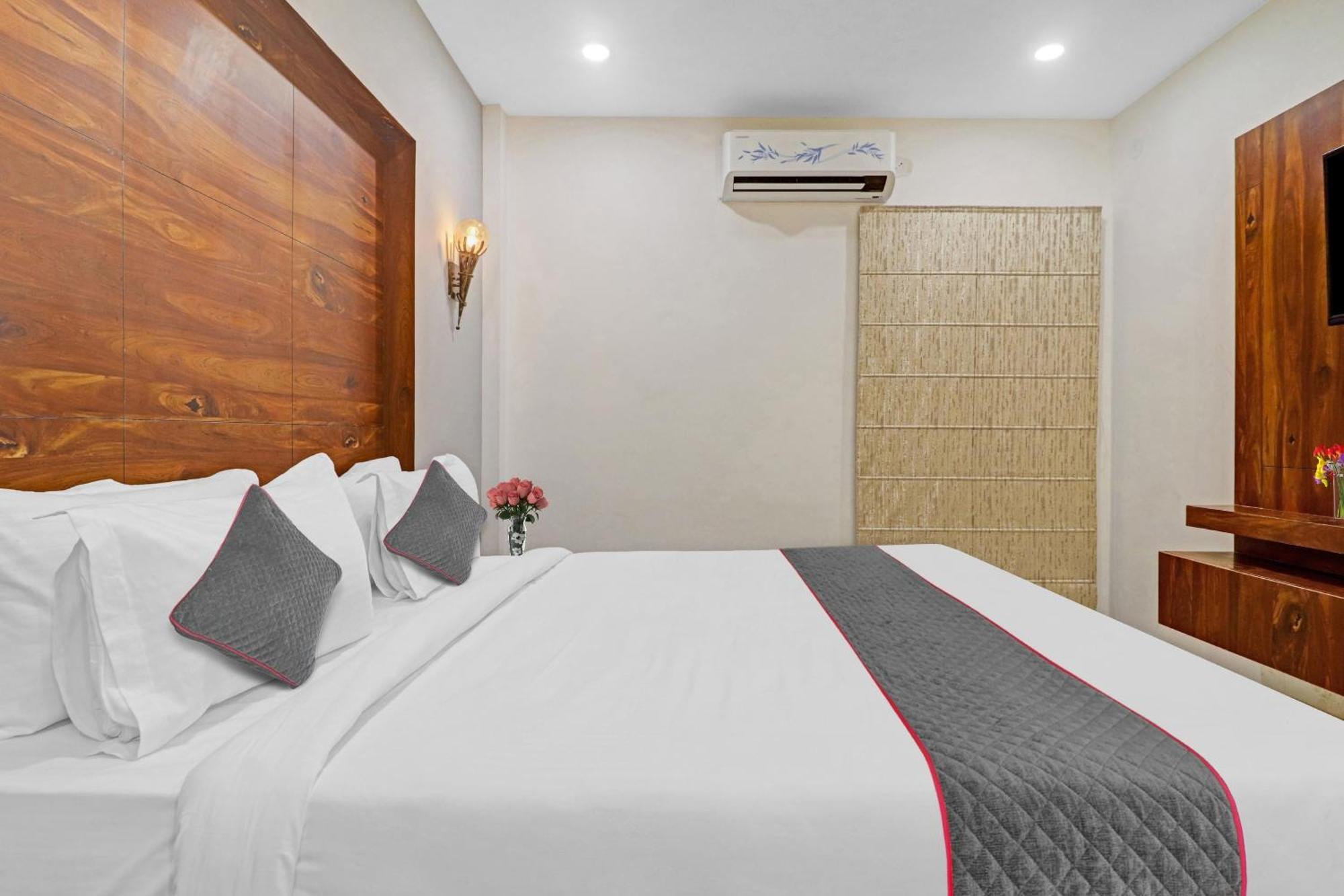 Hotel Super Townhouse Rcc Pride Hyderabad Exterior foto